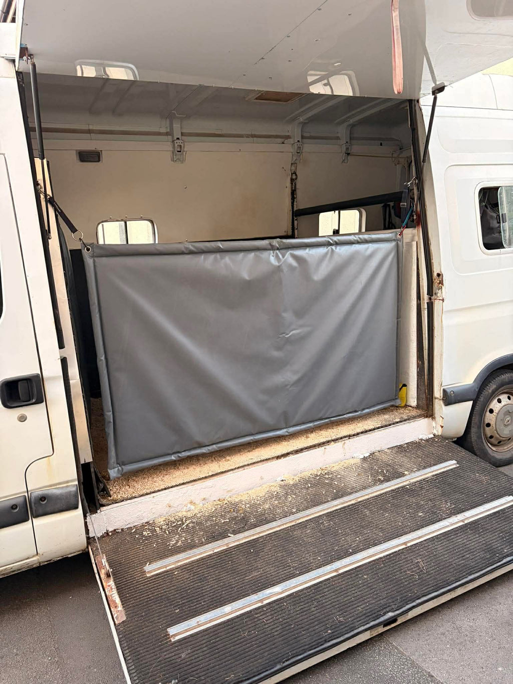 Horsebox Partition Barrier - 1.2m x 2m